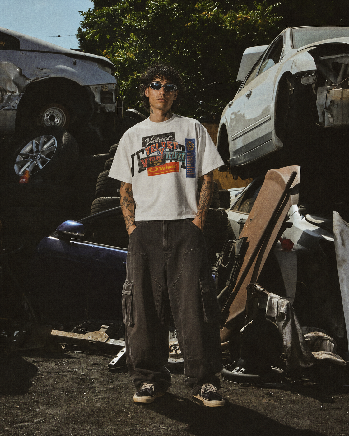 STICKERS TEE