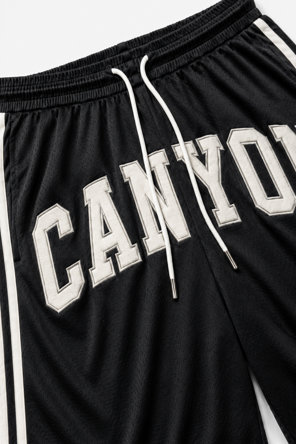 CANYON ATHLETICS SHORTS